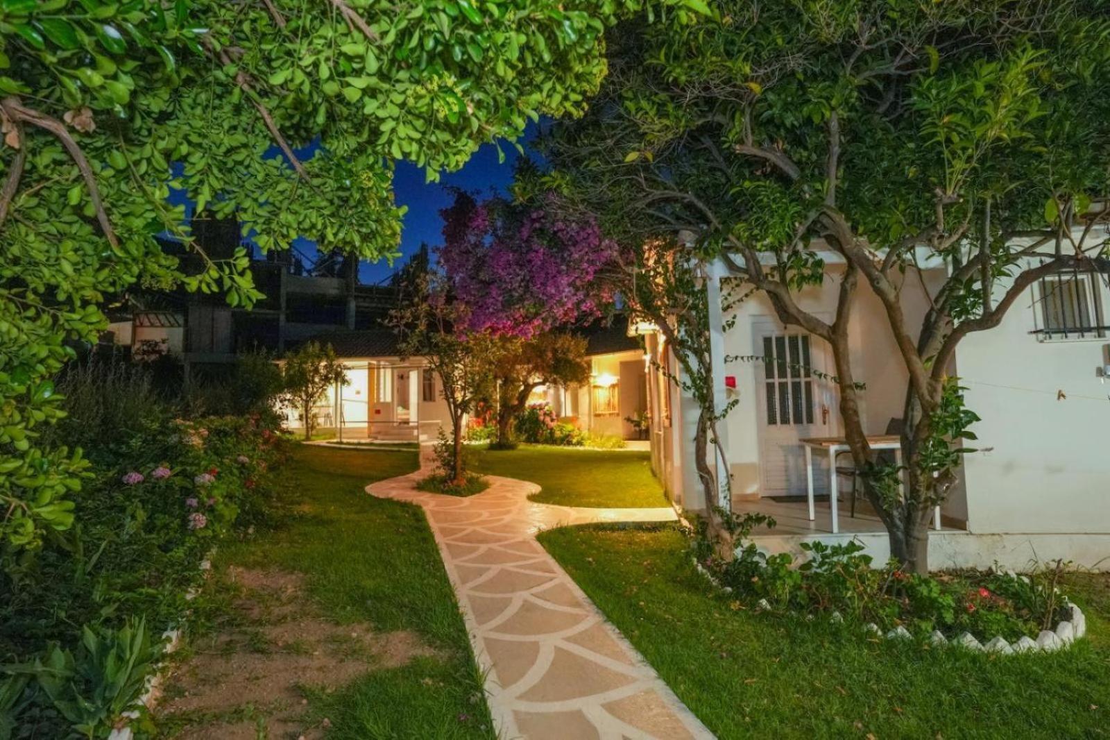Physis Oikos Beachfront Апартаменты *