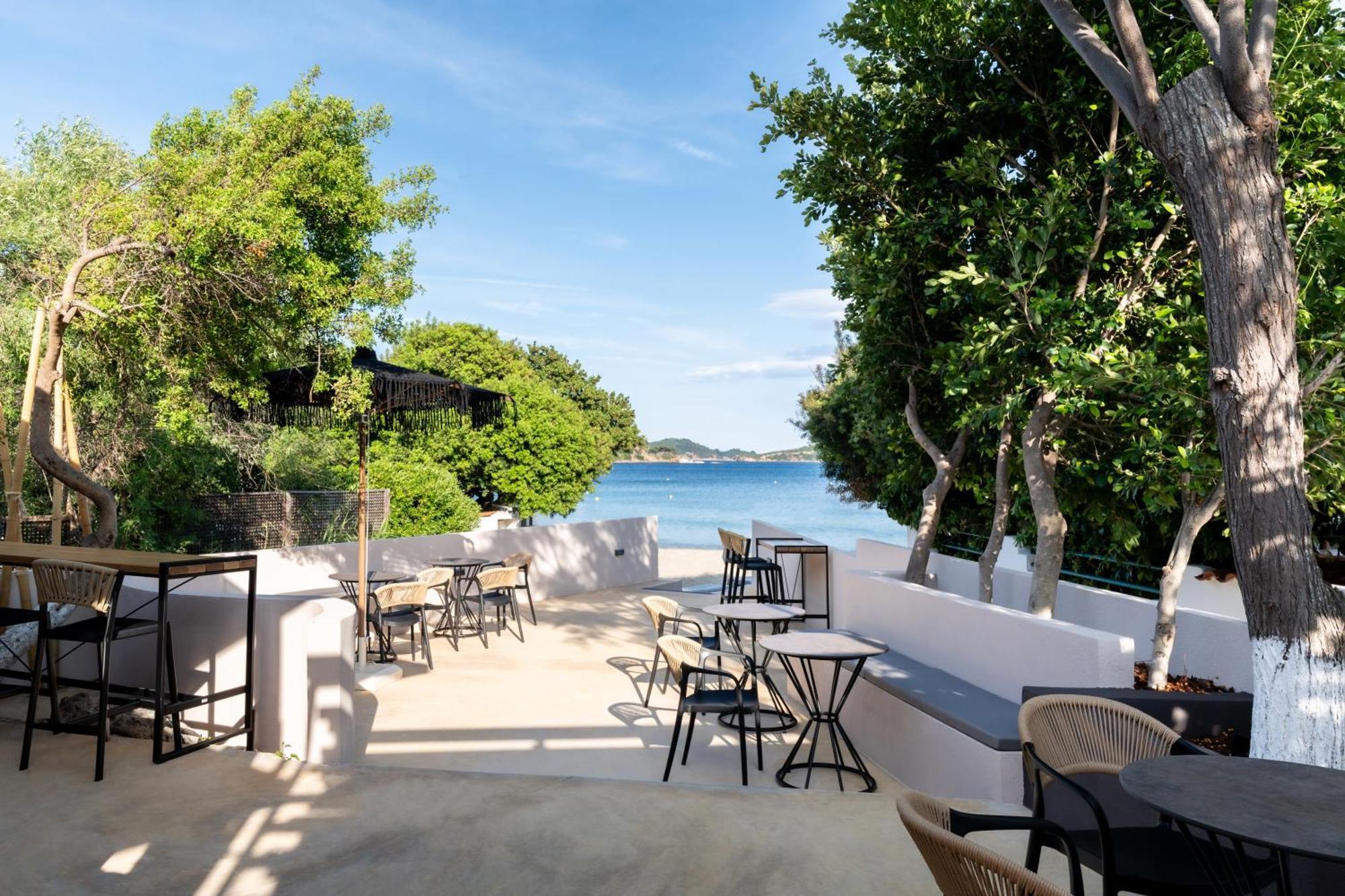 Physis Oikos Beachfront *
