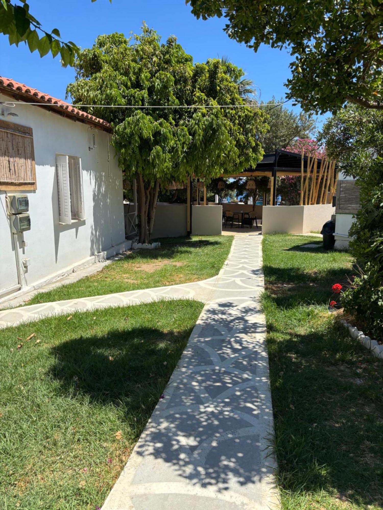 Physis Oikos Beachfront